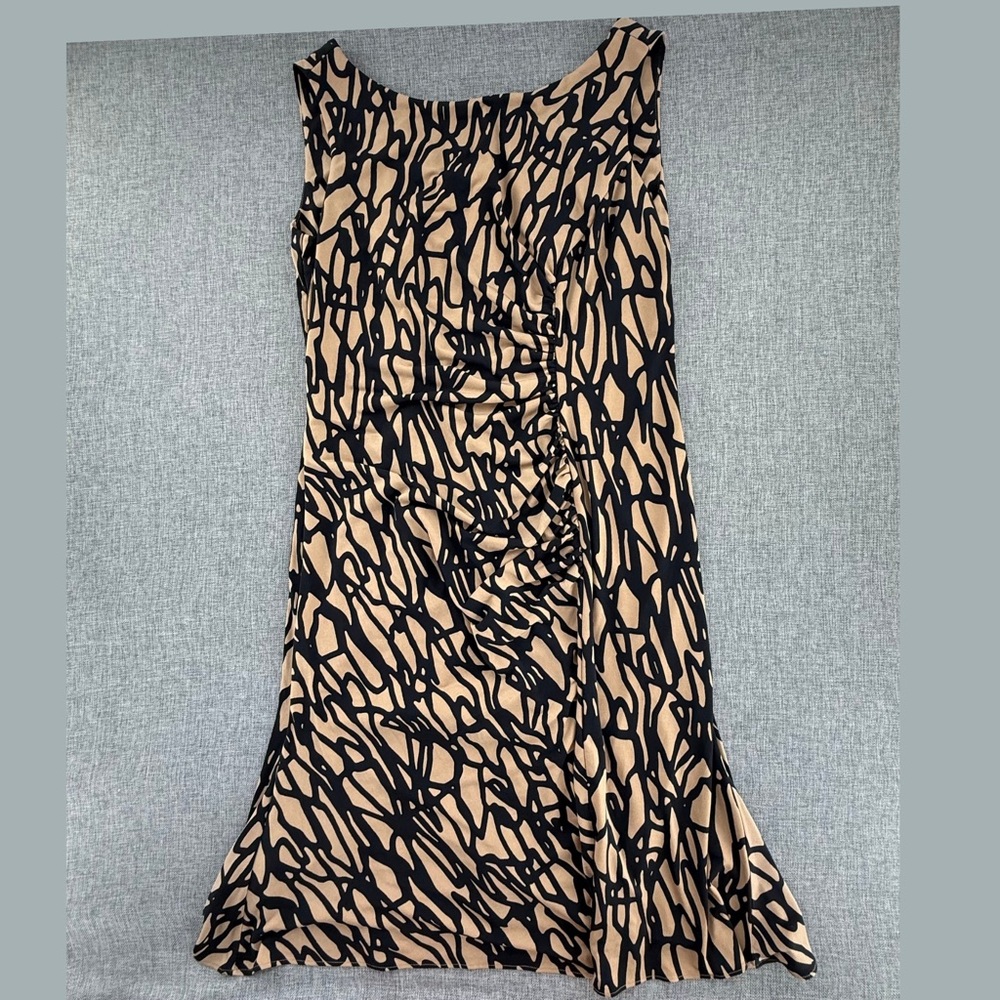 Vicky Tiel Sheath Dress Small Ruched Slimming flattering Zipper Tan‎ & Black